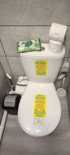 Doccia, asciugacapelli, asciugamani