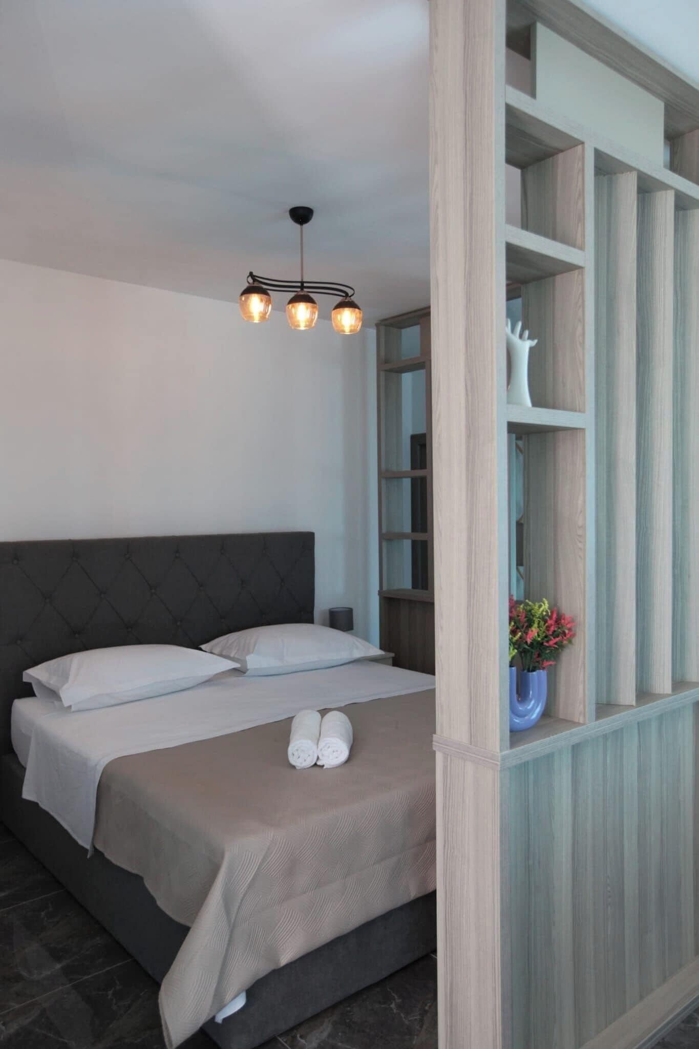 Appartamento Superior, 3 camere da letto, aria condizionata, vista mare parziale | Tende oscuranti, ferro/asse da stiro, Wi-Fi gratuito