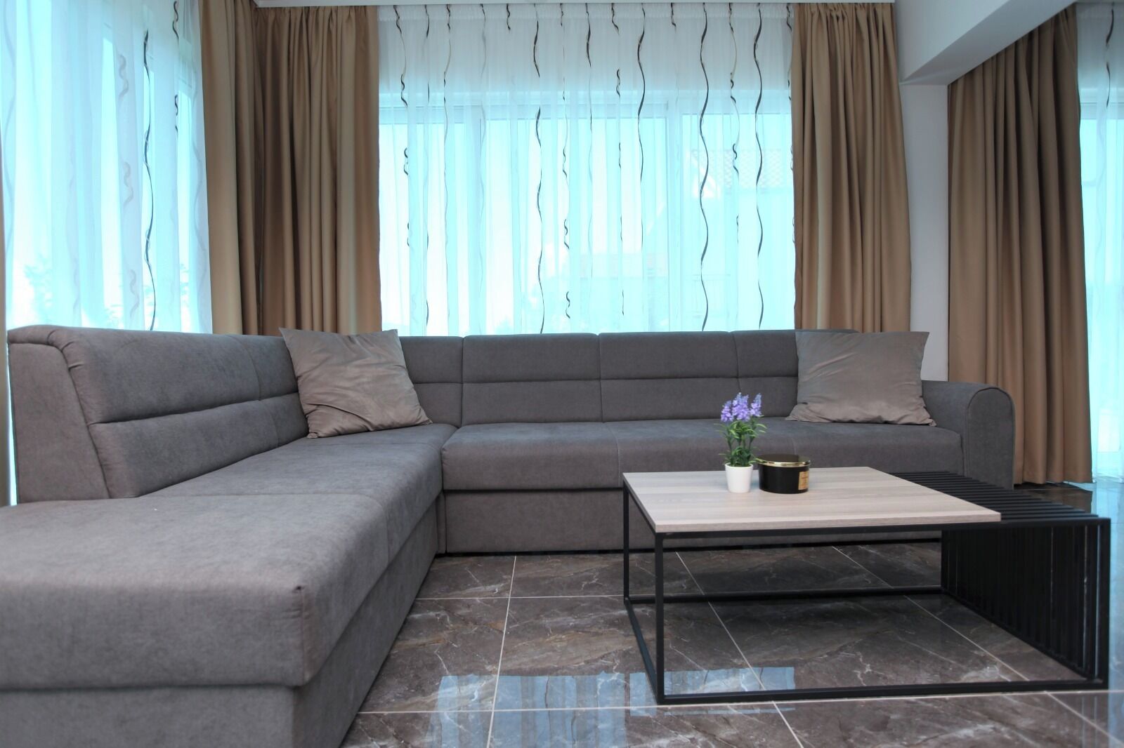 Superior Apartment, 3 Bedrooms, Air conditioning, Partial Sea View | Living area