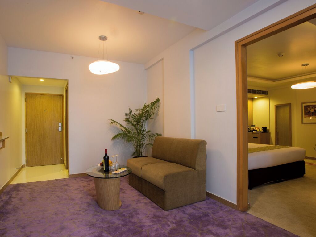 Desk, laptop workspace, iron/ironing board, free WiFi