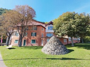 Exterior - Central Twin Room | Walk to Local Brasseries | 1.8mi to Lake Ferréols (Digne-les-Bains)