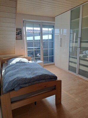 2 Schlafzimmer, Internetzugang, BettwÀsche