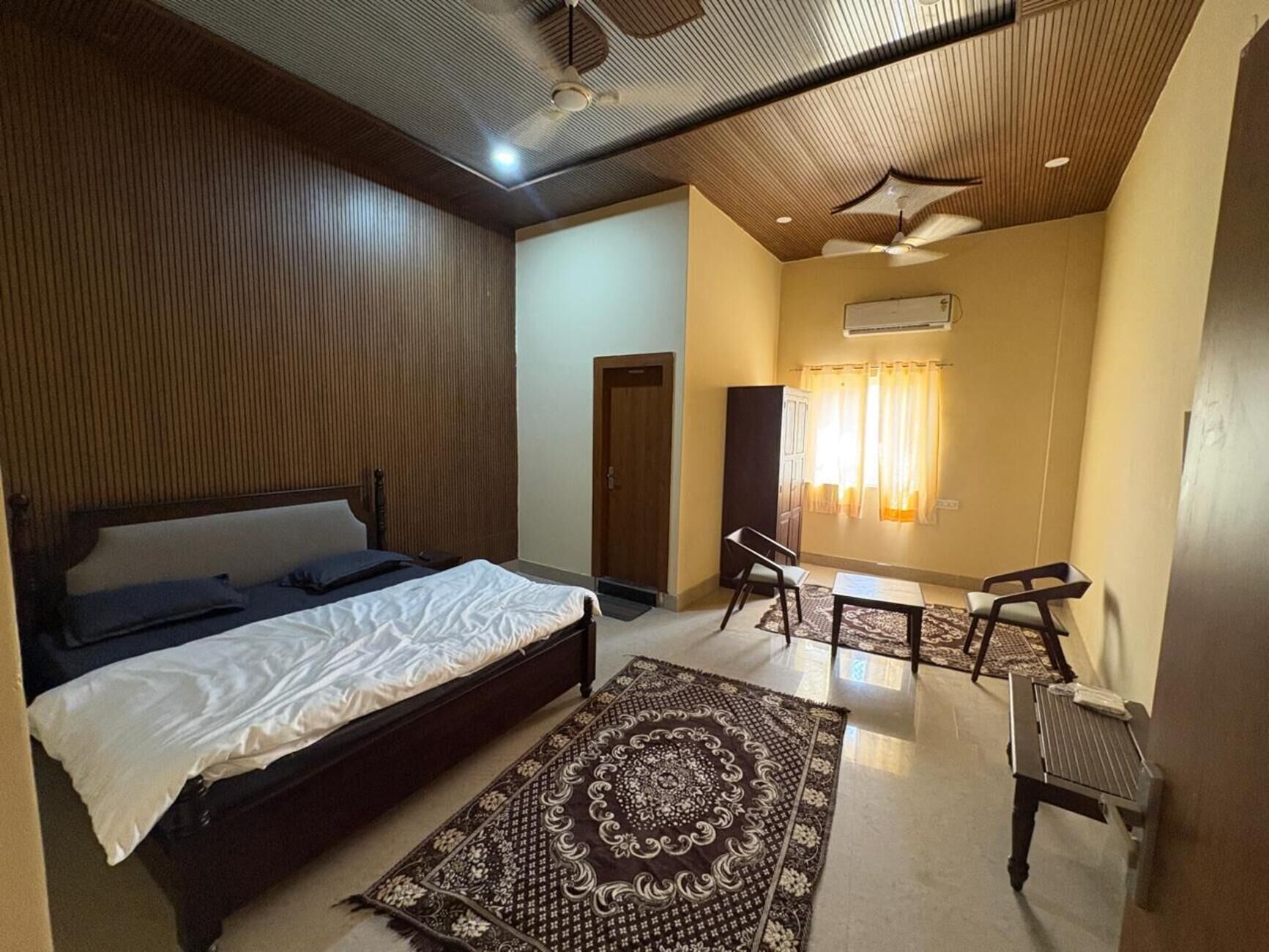 Habitación doble clásica | Escritorio, espacio para trabajar con laptop y wifi gratis 