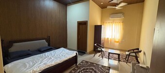 Hotel Bhargav Palace
