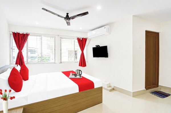 Hotel Whyom Palace - Howrah