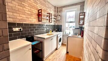 Fridge, microwave, oven, coffee/tea maker