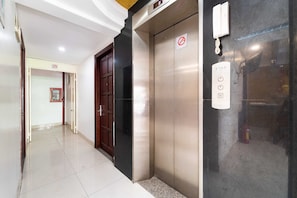 Lobby - Collection O Dinh Dinh 2 - Near T3 (Tan Son Nhat, Ho Chi Minh, Ho-Chi-Minh)