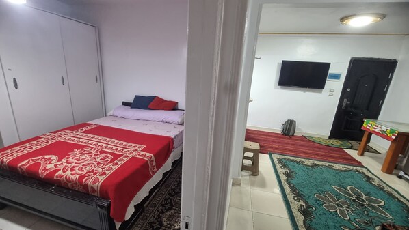 Room - Charming 2-Bedroom Apartment in Vibrant Agouza, Egypt (Agouza)