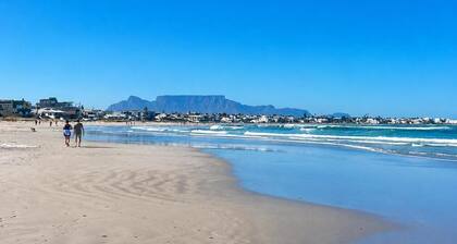 Beach Road Coastal Suite - Melkbos Beach and Restaurants Walkable