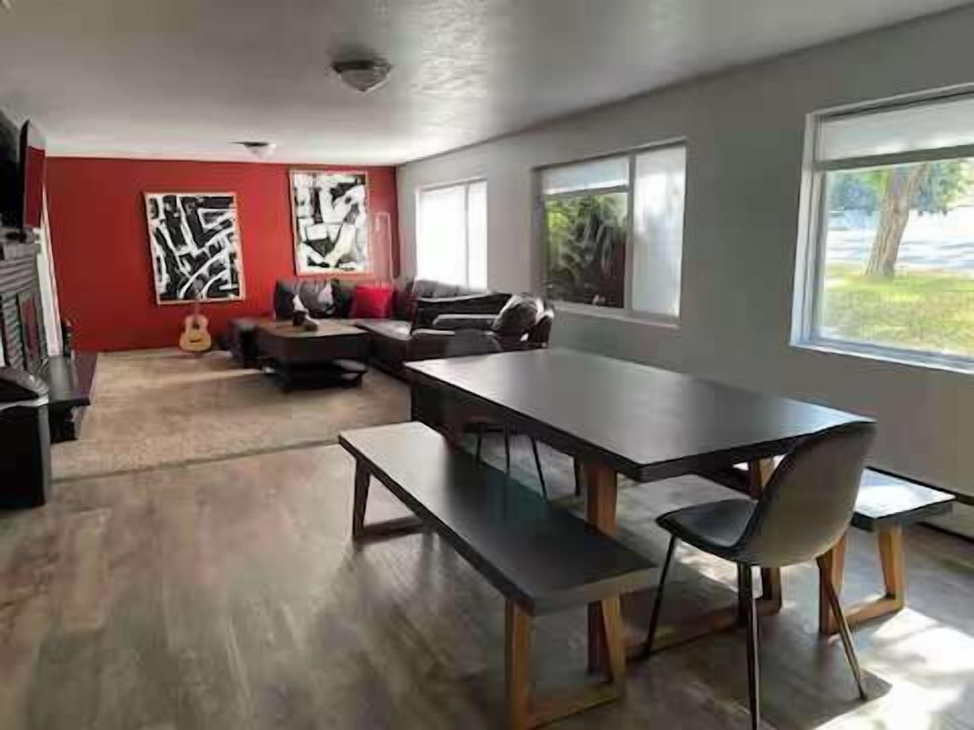 Lg Fun Home By Park - Spokane, WA