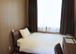 ตู้นิรภัยในห้องพัก, โต๊ะทำงาน, เตารีด/โต๊ะรีดผ้า, Wi-Fi ฟรี