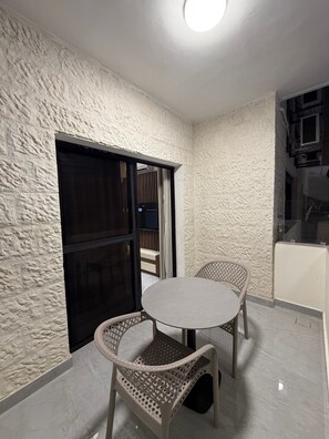 Dining - 001 JRE apartment with stunning boulevard veiw (Amman)