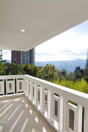 Property grounds - Poblado10Br 6min2 parkllera pool jacuzzi EventsOK (Medellín)