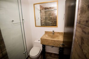 Douche, sèche-cheveux