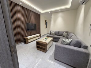 TV - 003JRE apartment with stunning boulevar (Amman)
