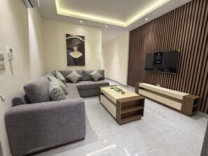 TV - 006 JRE apartment with stunning boulevar (Amman)
