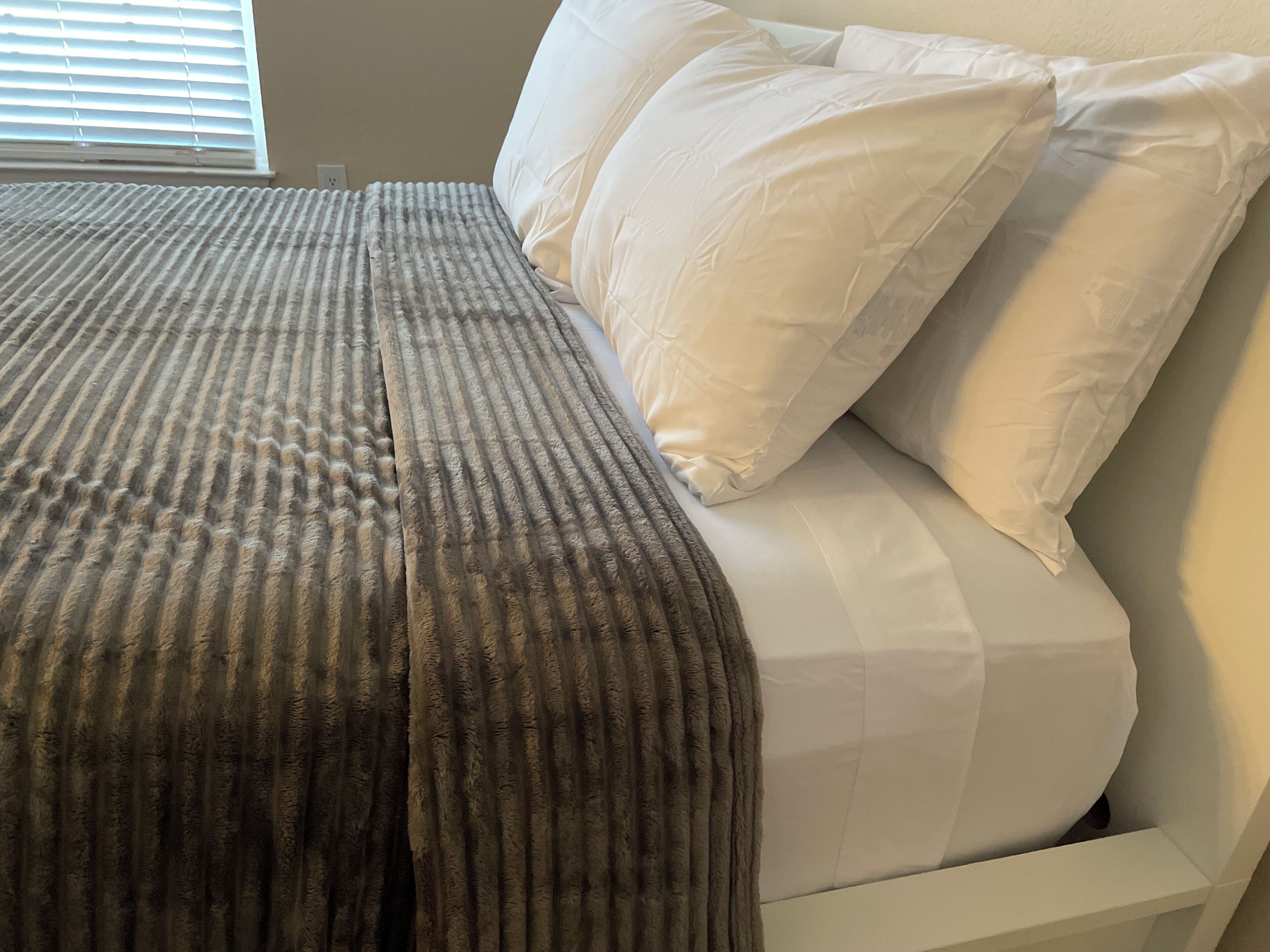 1 chambre, fer et planche à repasser, Wi-Fi gratuit, draps fournis