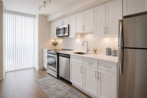 Private kitchen - Asteron Urban Stay (Toronto)