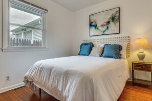 Desk, iron/ironing board, Internet, bed sheets - Pets Welcome! Walkable Beech Grove Haven Near Town (Beech Grove)