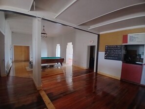 Games room - Five Mile Hotel - America's Most Famous Roadhouse (Butte)