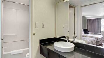 Douche, serviettes fournies