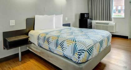 1 Queen Bed | Non-Smoking