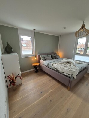 WiFi, bed sheets, wheelchair access - Fewo Bodensee Base – Modern, Comfortable & Well-Maintained (Rielasingen-Worblingen)