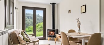 Apartment 'Tierra' with Sea Views, Private Terrace and Wi-Fi