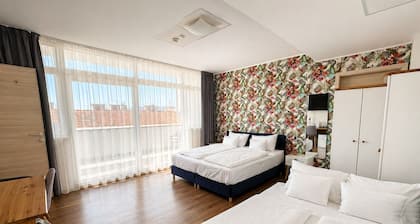 Cosy Family Room bed & breakfast with a rooftop garden in Budapest with AC