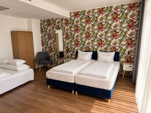 1 habitación, tabla de planchar con plancha, wifi y ropa de cama 