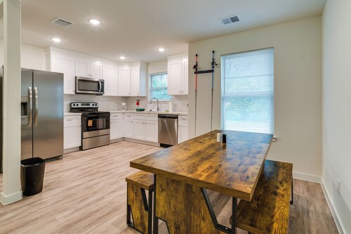 Piney Woods Escape! Magnolia Home w/ Lake Access