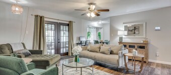 Screened Lanai! Pet-Friendly Haven in Pensacola