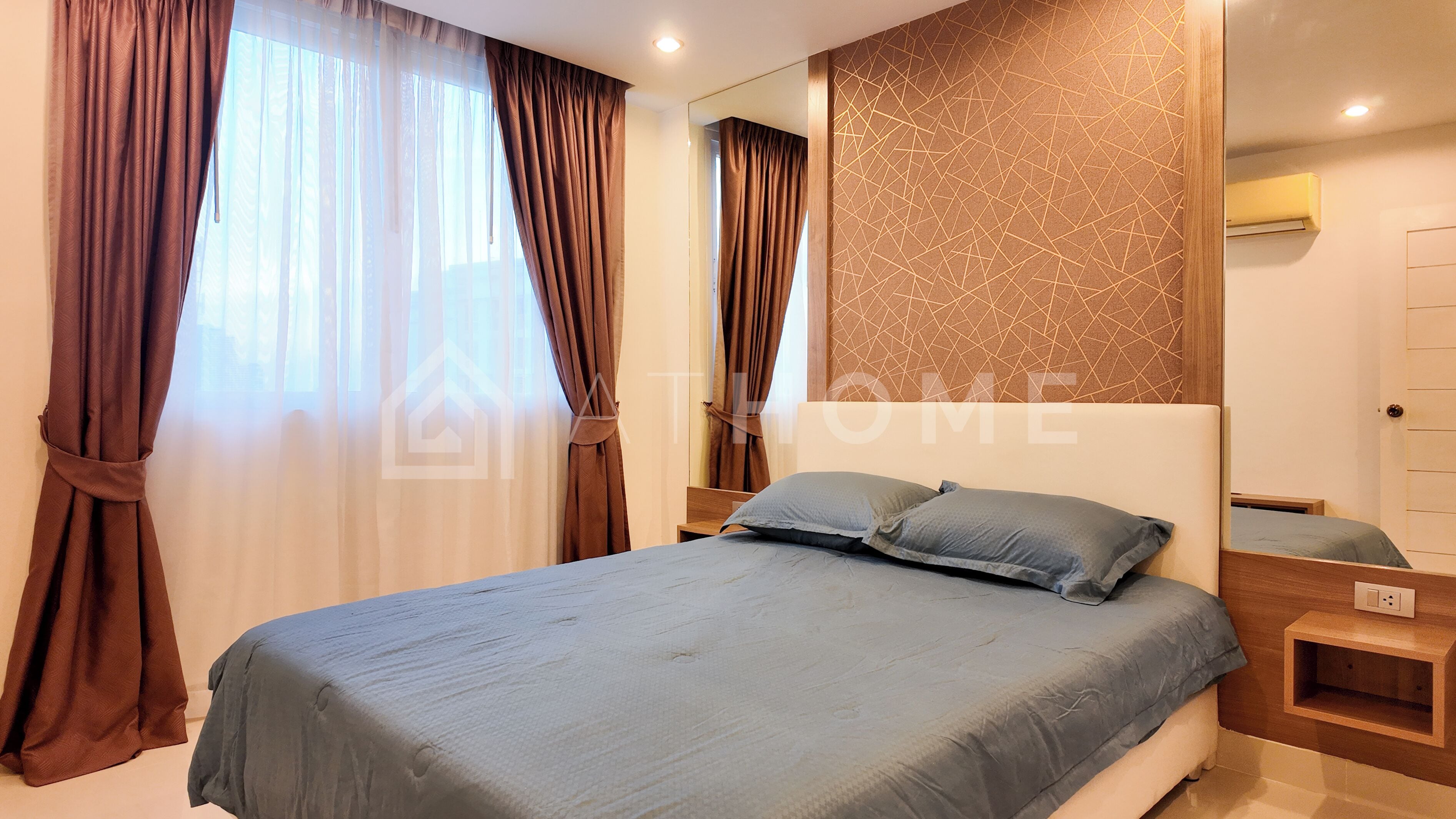 Blackout curtains, iron/ironing board, free WiFi