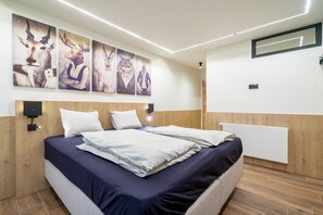 WiFi (無料)