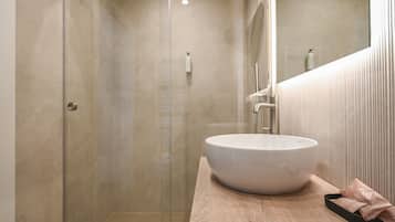 Douche, bidet, shampoing
