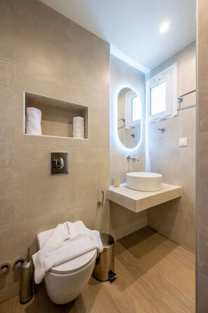 Hair dryer, towels - SolMare Comfort Suites (Mastihari)