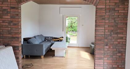 Quiet and Cozy Ground Floor Apartment with Balcony and Wi-Fi
