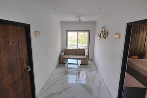 Living area - Clubhouse Swarnagarh Nature Retreat Udaipur (Udaipur)