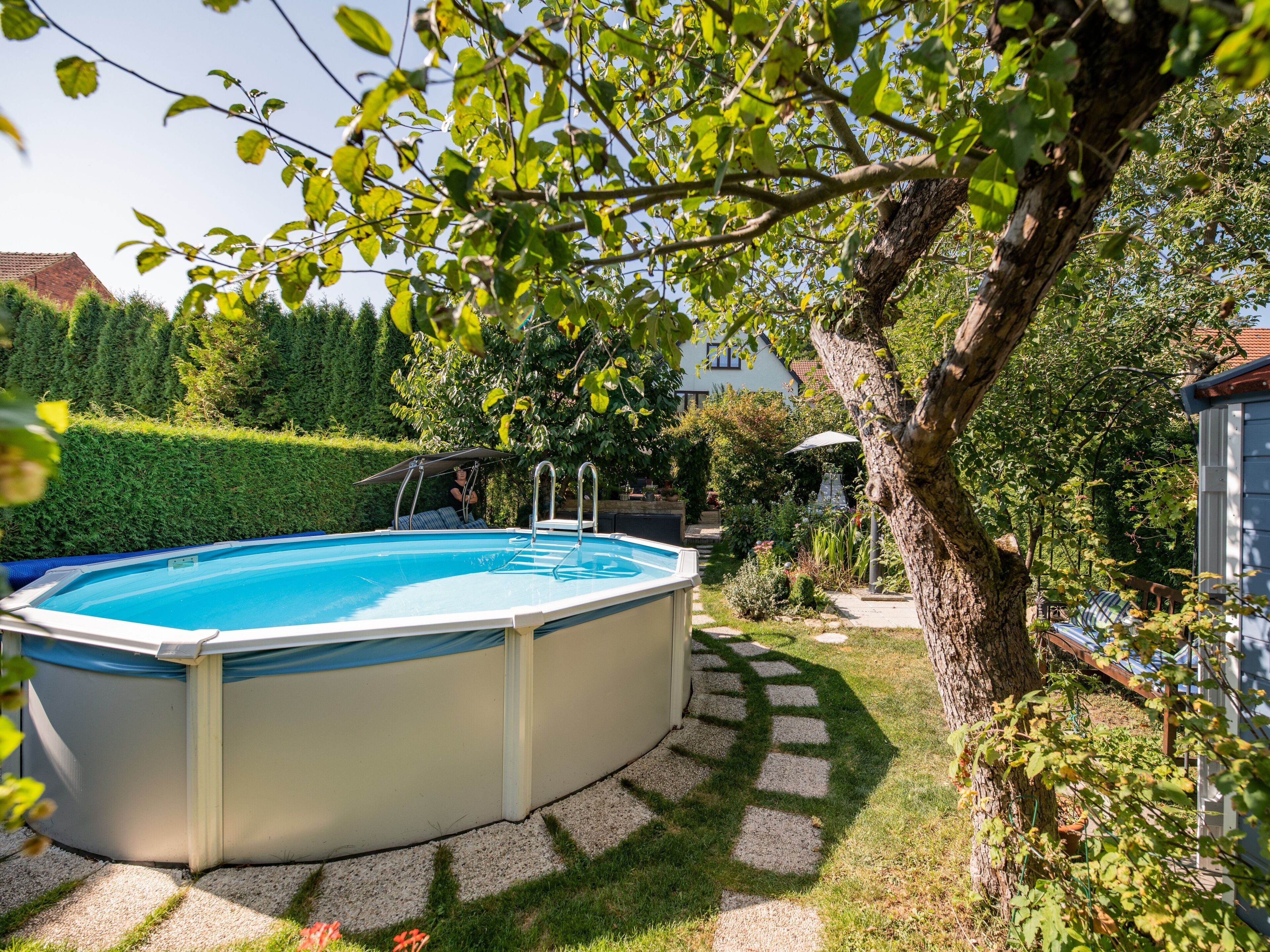 Pool im Garten zur freien Nutzung