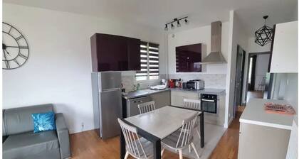 Appartement cosy Ă 3 min du lac a pieds avec terrasse