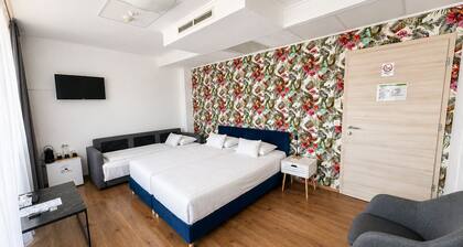 Beautiful Rooftop Triple Room bed & breakfast with AC in Budapest