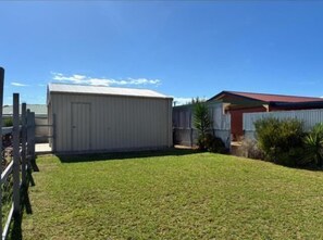 Deluxe Room | Property grounds - Edithburgh Seaside Motel (Edithburgh)