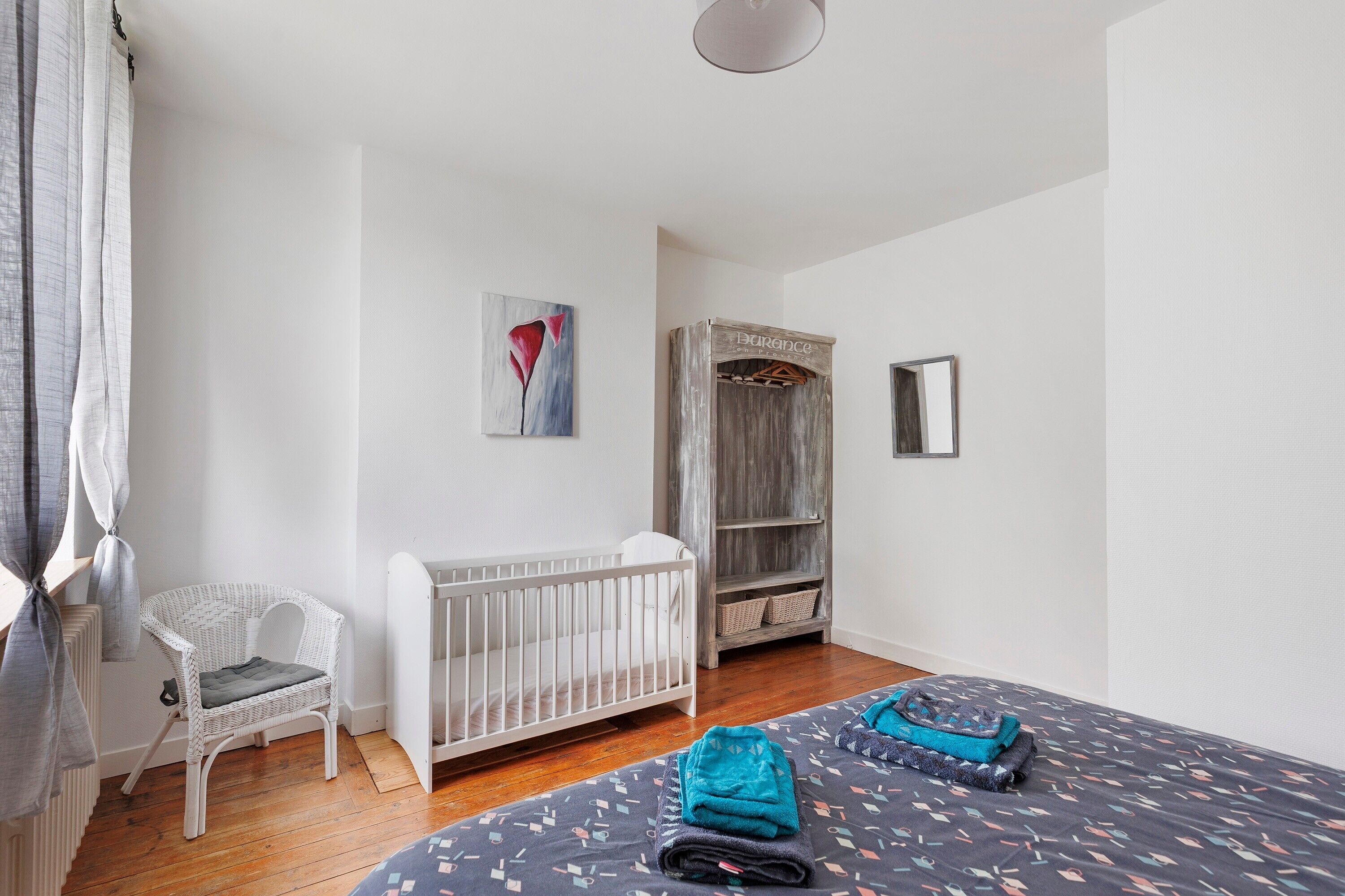 7 bedrooms, iron/ironing board, WiFi, bed sheets