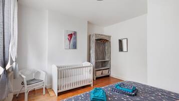 7 bedrooms, iron/ironing board, WiFi, bed sheets