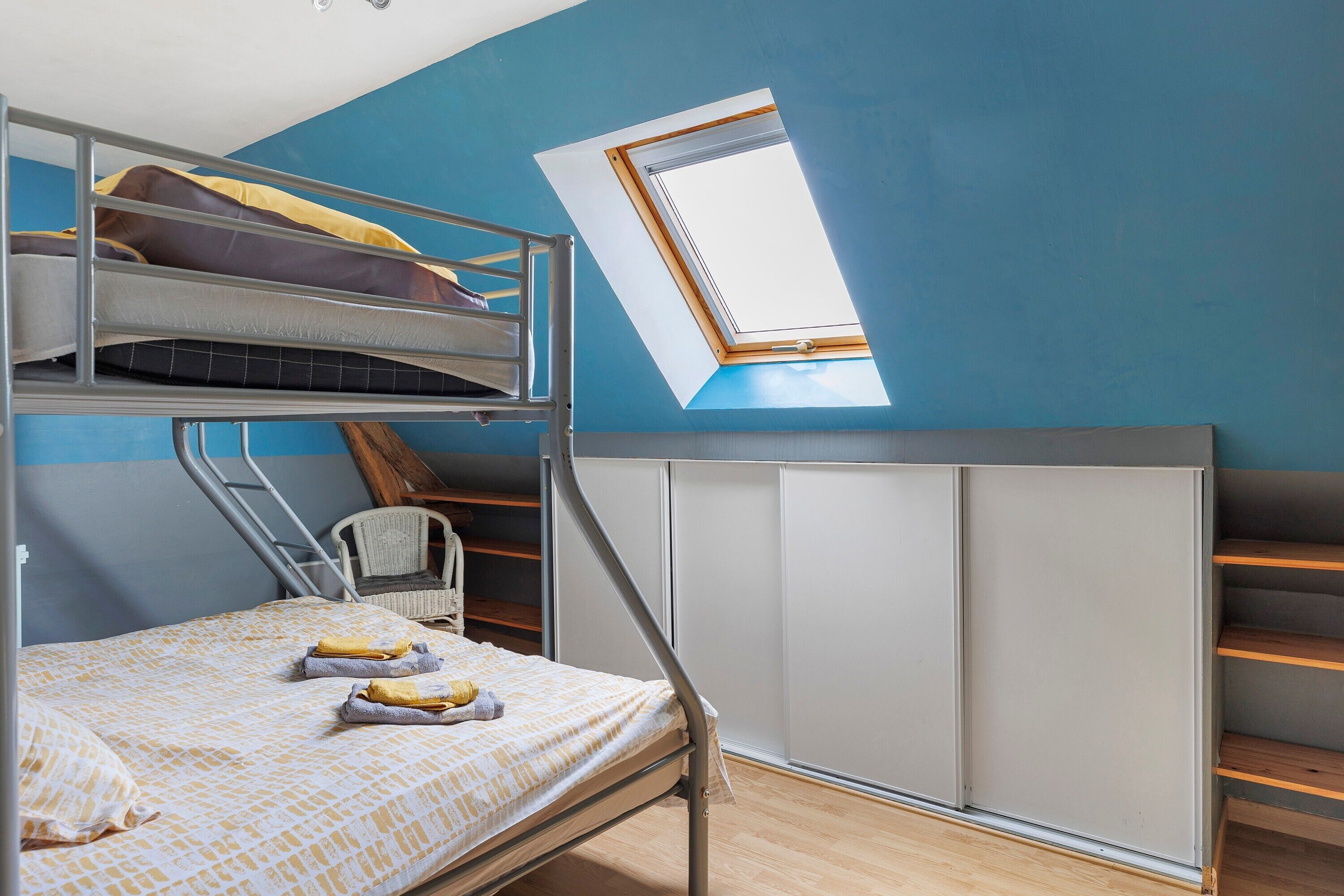 7 bedrooms, iron/ironing board, WiFi, bed sheets