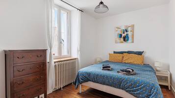 7 bedrooms, iron/ironing board, WiFi, bed sheets