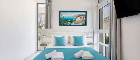 1 habitación, tabla de planchar con plancha, wifi y ropa de cama