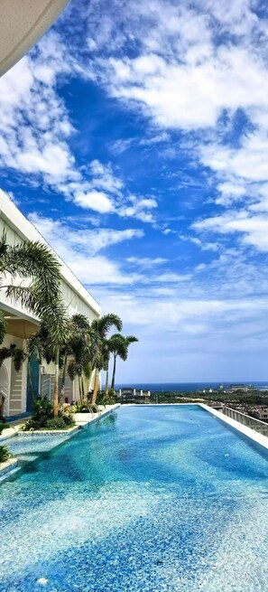 Outdoor pool - LAYARDA HOTEL SANYA HAITANG BAY (Sanya)
