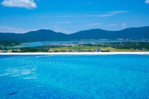 Outdoor pool - LAYARDA HOTEL SANYA HAITANG BAY (Sanya)