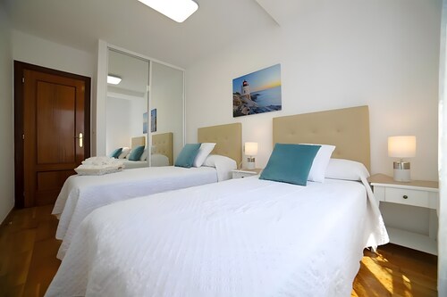 Apartment 'Playa Arbeyal Garaje' with Wi-Fi